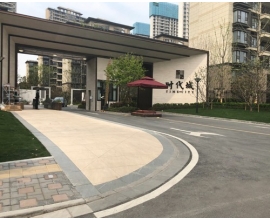 小區大門
